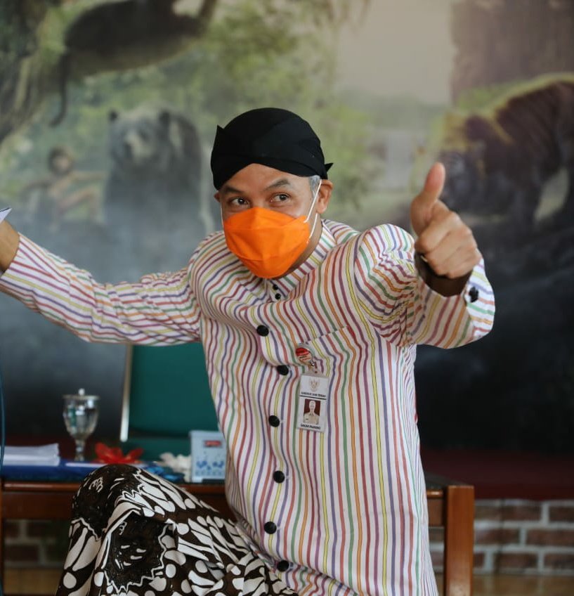 Photo of Ganjar Kunjungi Koordinator Lumut Sutra yang Omzet Penjualannya Naik Drastis setelah ikuti Lapak Ganjar