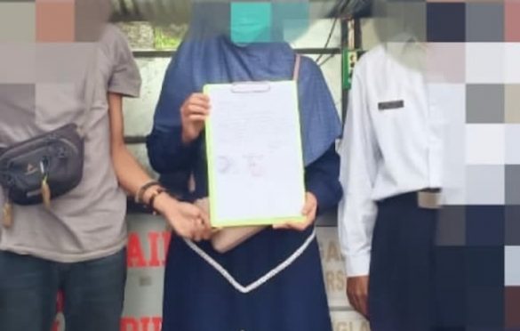 Pendaki yang ketahuan memetik Edelweis akhirnya Meminta Maaf dan Di Blacklist Dari semua jalur Pendakian Lawu