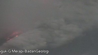 Photo of Gunung Merapi Keluarkan Lava Pijar Sabtu Pagi Sejauh 500 Meter ﻿