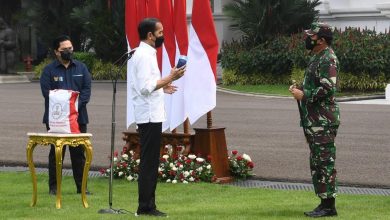 Photo of Jokowi Minta Panglima TNI Kawal Ketat Penyaluran Obat Isoman