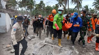 Photo of Korban Jiwa Erupsi Gunung Semeru Bertambah Menjadi 22 Orang, Ini Identitasnya