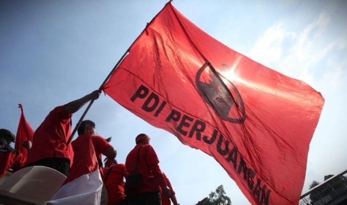 Bendera Partai Demokrasi Indonesia Perjuangan (PDIP).