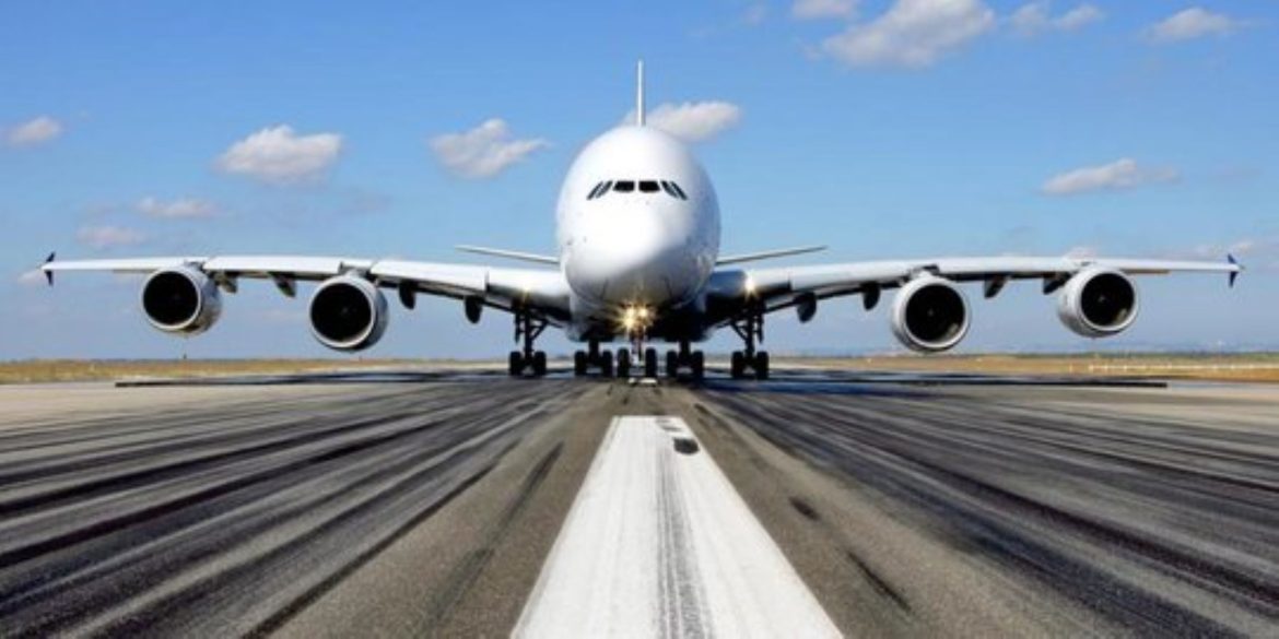 ilustrasi pesawat terbang