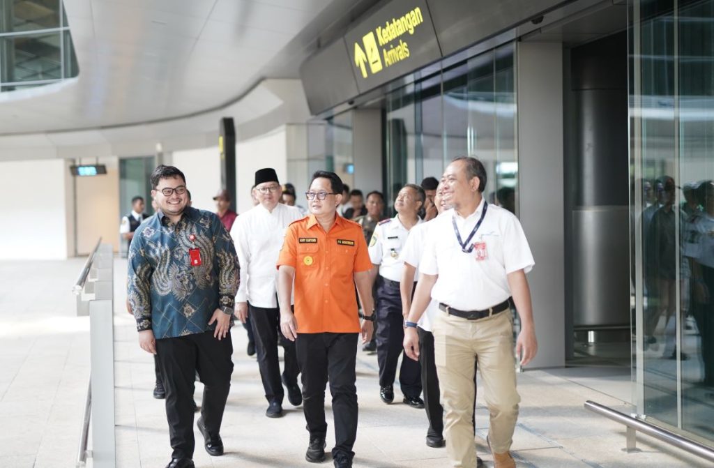 Bupati Kediri Mas Dhito dan Pj Gubernur Jatim kesiapan operasional Bandara Dhoho Kediri.