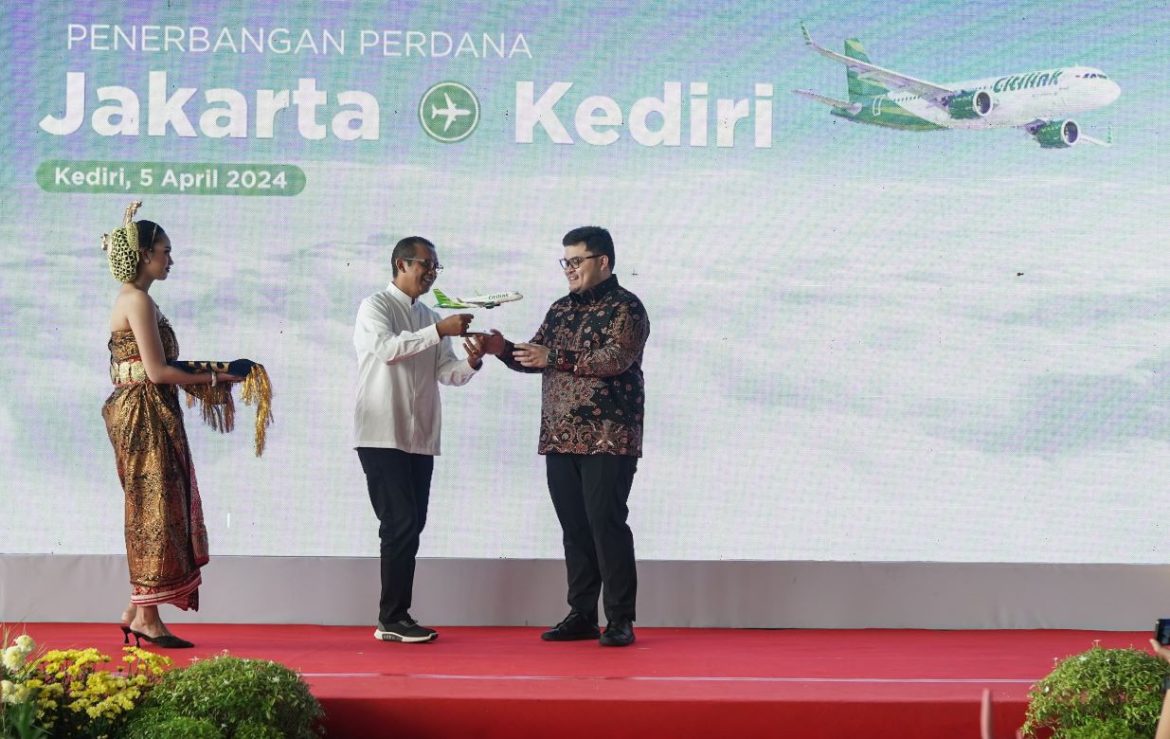 first landing bandara dhoho kediri mas dhito