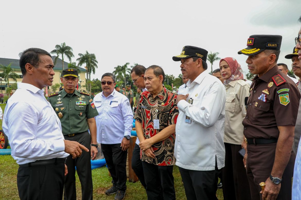 Petani Jateng terima alsintan dari Kementan.