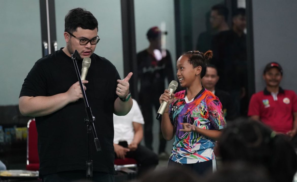 Bupati Kediri Hanindhito Himawan Pramana membuka kejuaraan bulu tangkis Bupati Cup dan Kejurkab PBSI 2024 di Gedung Bulu Tangkis Pemkab Kediri, Sabtu (22/6/2024) siang.