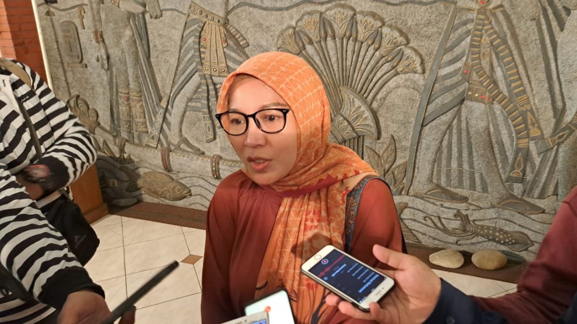 Indah, perwakilan orangtua 69 siswa pengguna piagam palsu pada PPDB 2024 di Semarang.