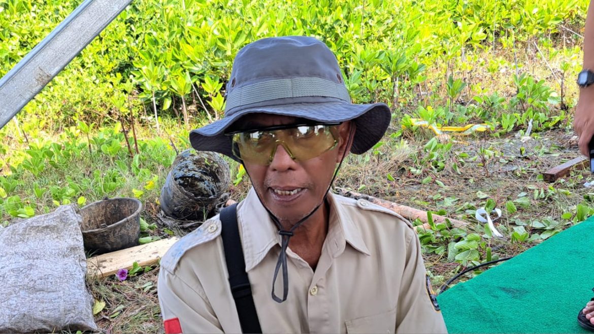 Sururi, Petani mangrove asal Kota Semarang, penerima penghargaan Kalpataru 2024 kategori Perintis Lingkungan.