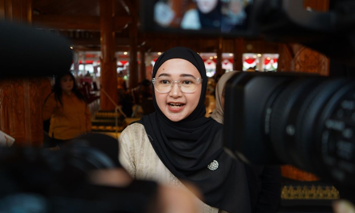 Ketua Tim Penggerak Pemberdayaan Kesejahteraan Keluarga (TP PKK) Kabupaten Kediri, Eriani Annisa Hanindhito (Mbak Cicha).