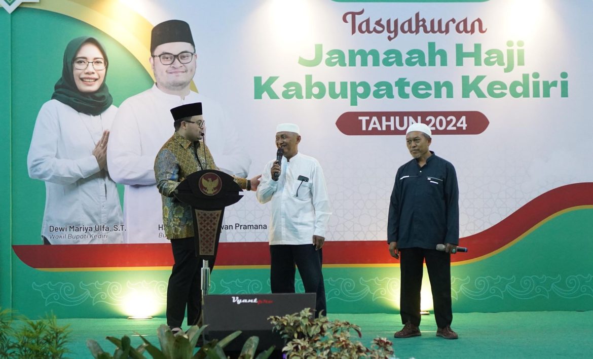 Bupati Kediri, Mas Dhito, hadiri tasyakuran haji di Convention Hall SLG, Jumat (16/8/2024).