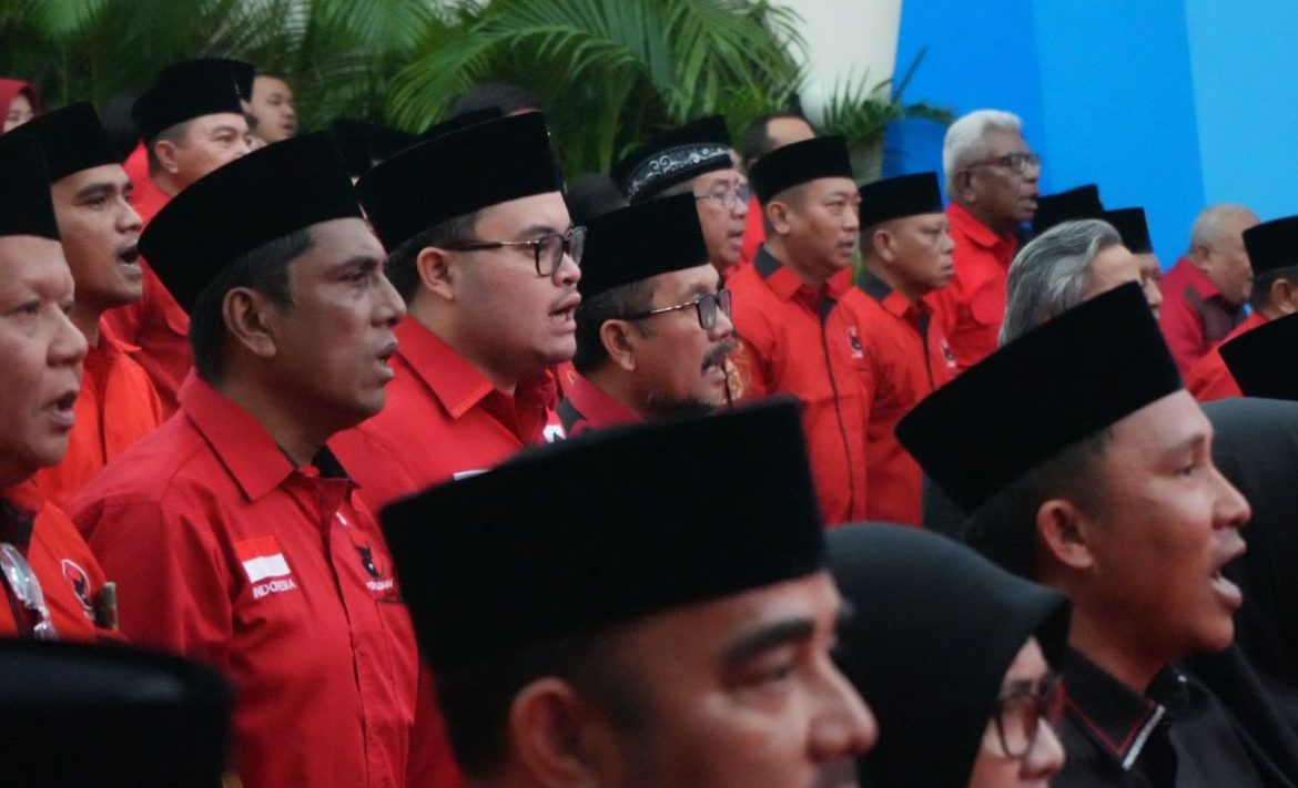 PDIP secara resmiusung kader sendiri Hanindhito Himawan Pramana-Dewi Mariya Ulfa sebagai pasangan calon di Pilkada Kabupaten Kediri 2024.