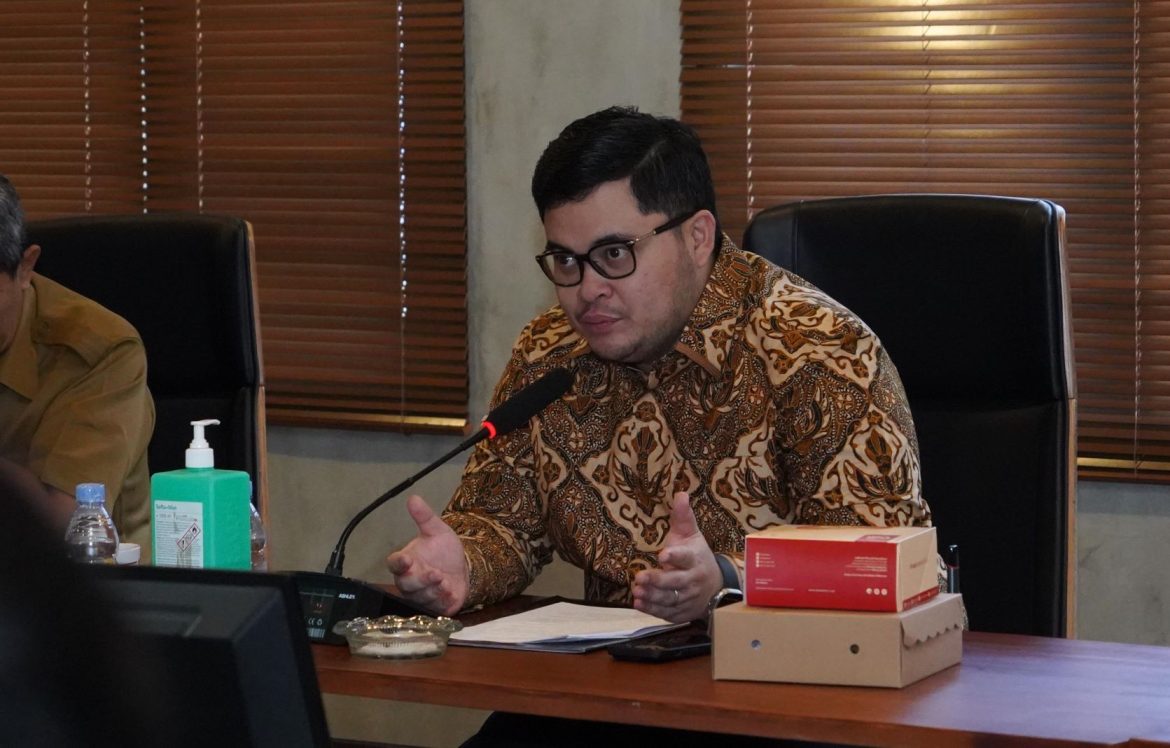 Bupati Kediri Hanindhito Himawan Pramana berharap, partisipasi pemilih dan kehadiran masyarakat ke TPS meningkat pada Pilkada Serentak 2024.