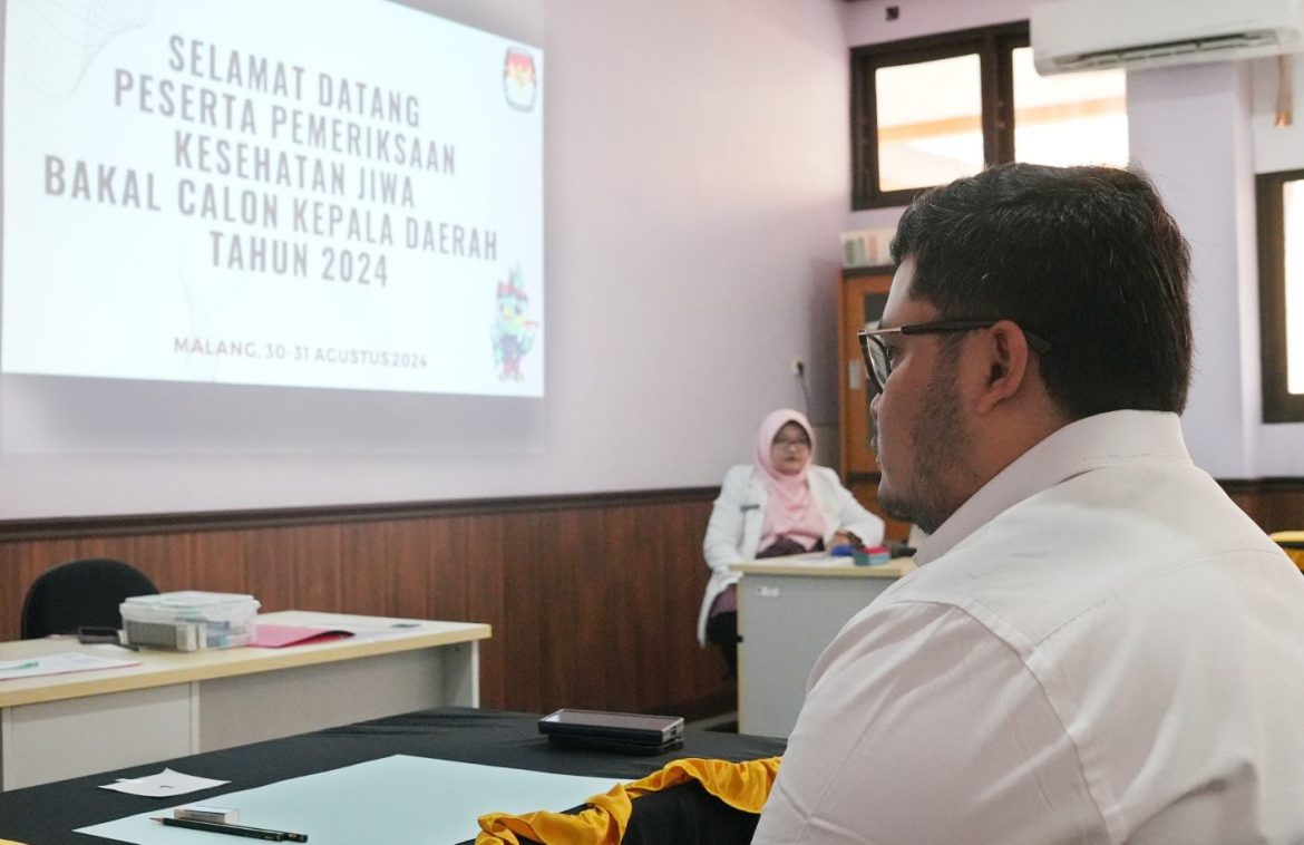 Bakal calon bupati petahana Pilkada Kediri 2024, Hanindhito Himawan Pramana (Mas Dhito) jalani tes kesehatan rohani di RSAA Malang.