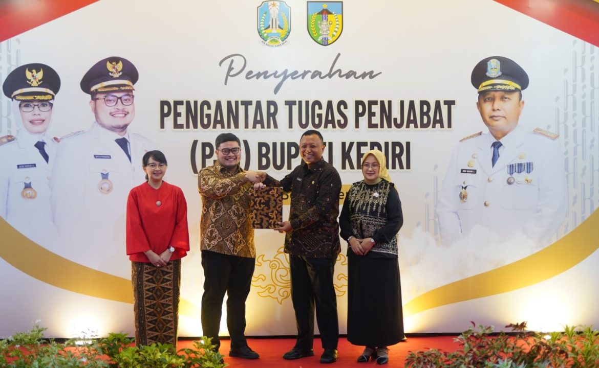 Selama ditinggal cuti kampanye Bupati Mas Dhito yang kembali maju di Pilkada 2024, Heru Wahono Santoso, diangkat sebagai Pjs Bupati.