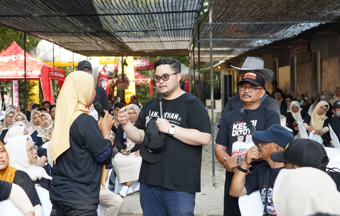 Mas Dhito, saat berdialog kampanye bersama Bumdesma, di Wisata Pancar Wonotirto, Desa Gayam, Kecamatan Gurah, Rabu (9/10/2024) siang.