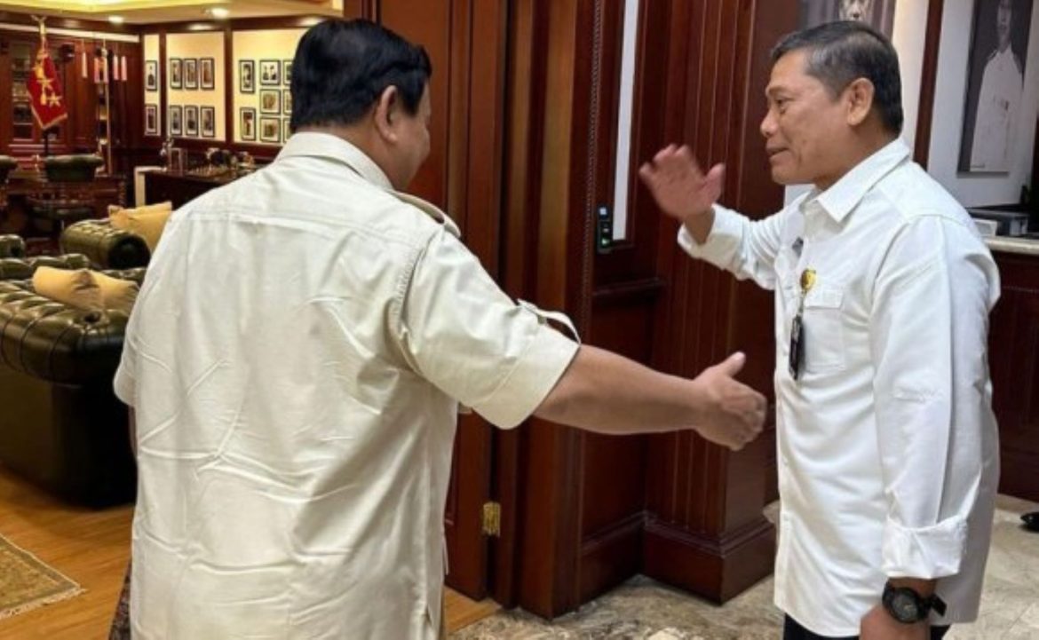 Letjen TNI (Purn) AM Putranto (kanan) bersama Presiden Prabowo Subianto.