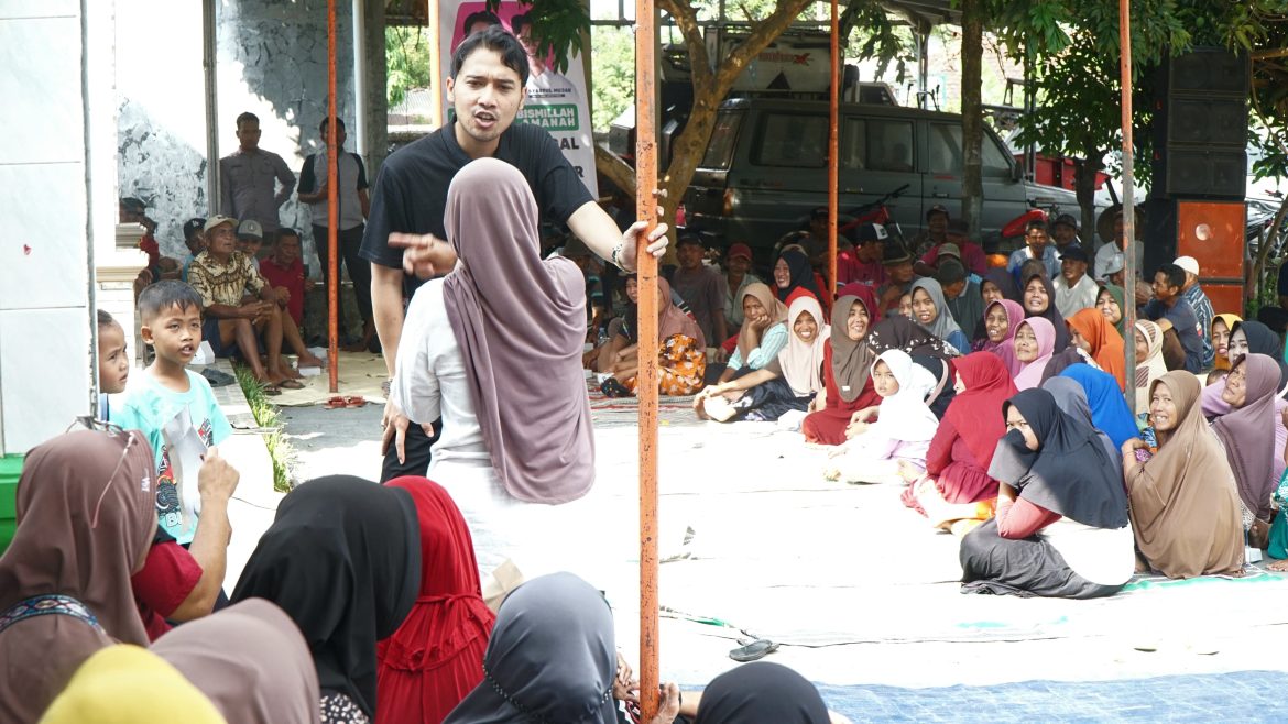 Calon Bupati Tegal Bima Sakti kunjungi Warureja, tempat ia menghabiskan masa kecilnya. Nostalgia dan papar program priotitas untuk warga.