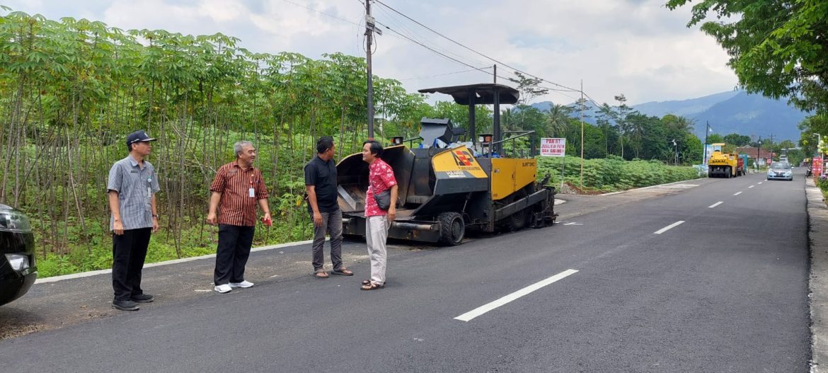 ilustrasi perbaikan jalan di Purbaingga