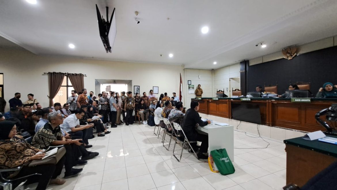 Ratusan kreditur Sritex mengikuti rapat pendahuluan bersama kurator dan hakim pengawas di PN Semarang.