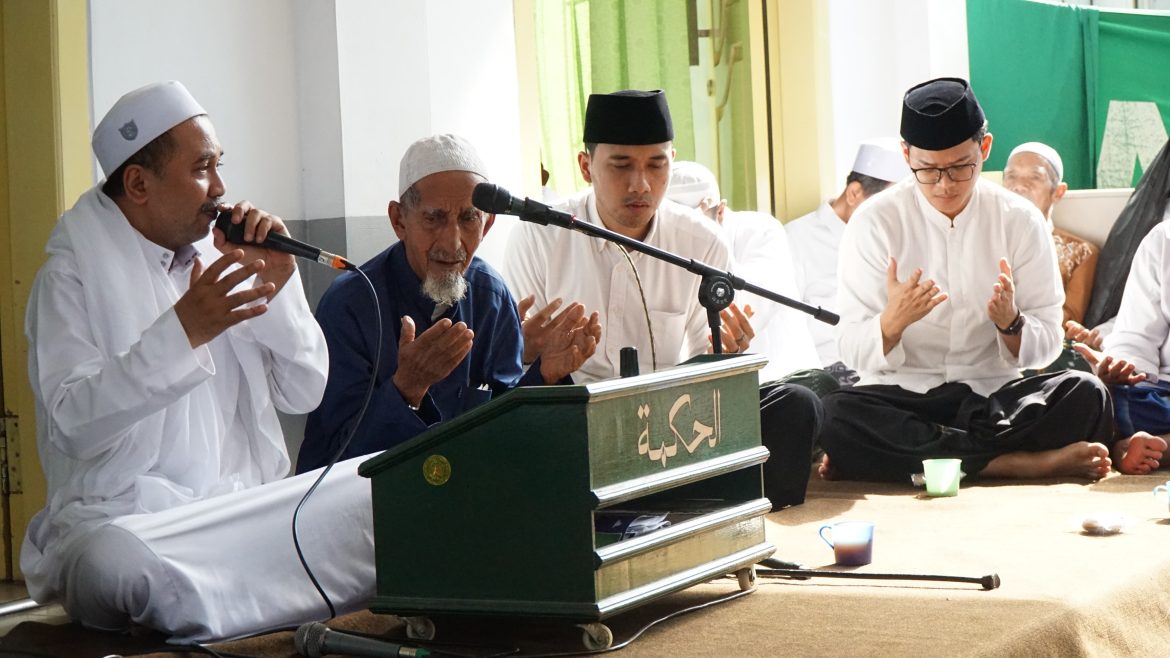 Habib Muhammad Al Bagir bin Hasan bin Syeikh Abubakar doakan paslon Bima Eka Sakti-Syaiful Mujab menang Pilkada Kabupaten Tegal.