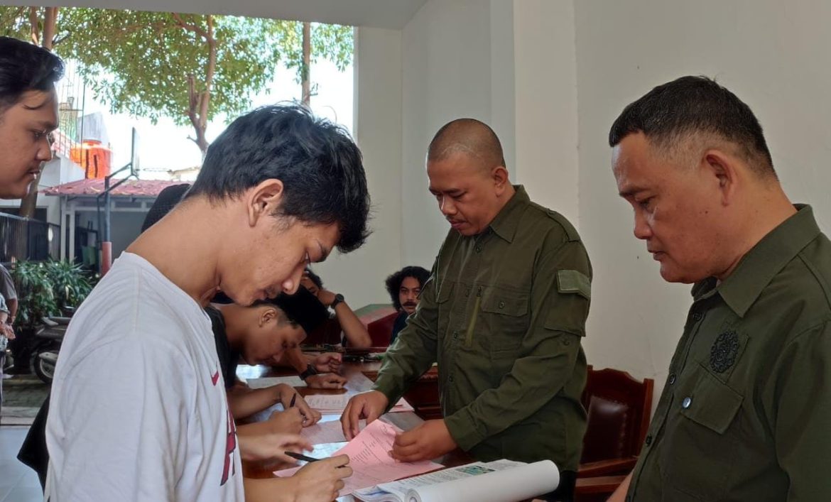 Salah satu tersangka pengeroyokan mahasiswa Udinus dicecar jaksa di Kejari Kota Semarang