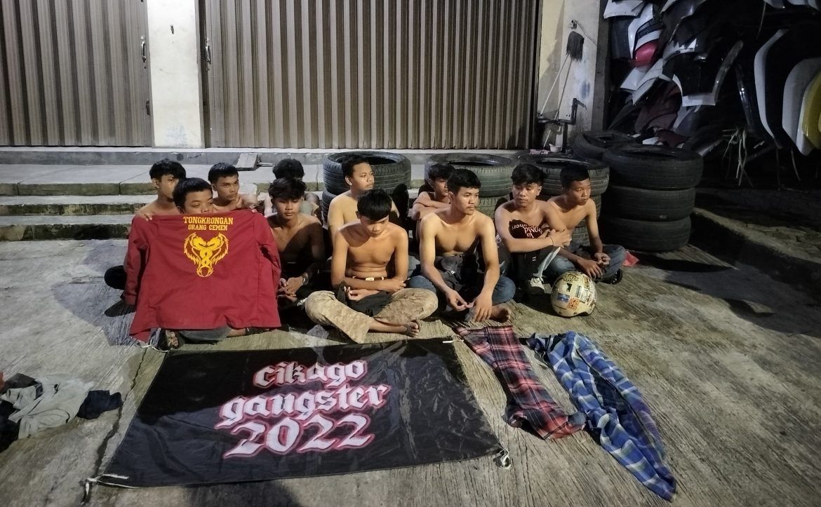 Tim kepolian mengamankan belasan remaja yang diduga hendak melakukan tawuran menjelang sahur di Kota Semarang pada Kamis (6/3/2025) dini hari.