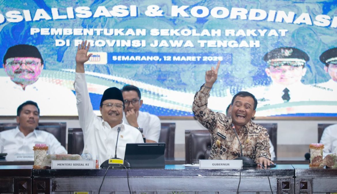 Mensos Gus Ipul rapat bersama gubernur serta bupati dan wali kota di Jateng membahas sekolah rakyat, Rabu (12/3/2025).