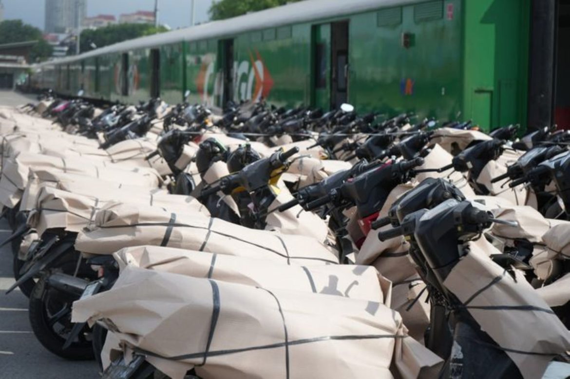 Ilustrasi motor pemudik yang diangkut gratis ke tempat tujuan.